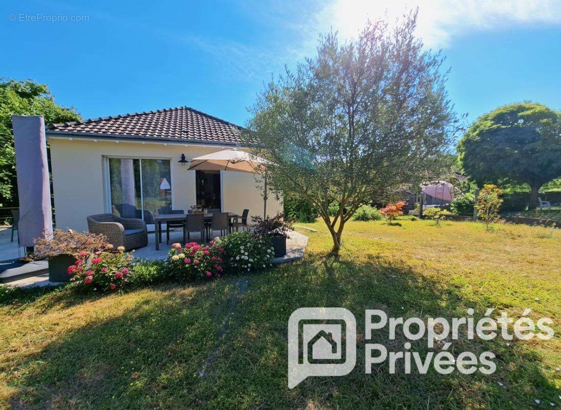 EXCLUSIVITE A VENDRE  37230 Fondettes centre, Maison 7 pièces 120 m² , jardin arboré et clos, garage, cave - photo 13
