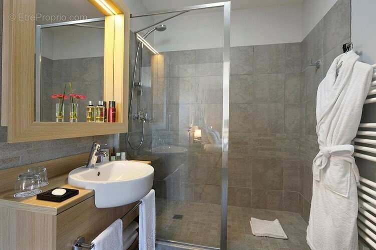 INVESTISSEMENT LOCATIF  REIMS  Résidence Affaires Appart'City Classic Reims Parc  6.65 % de rentabilité - photo 6