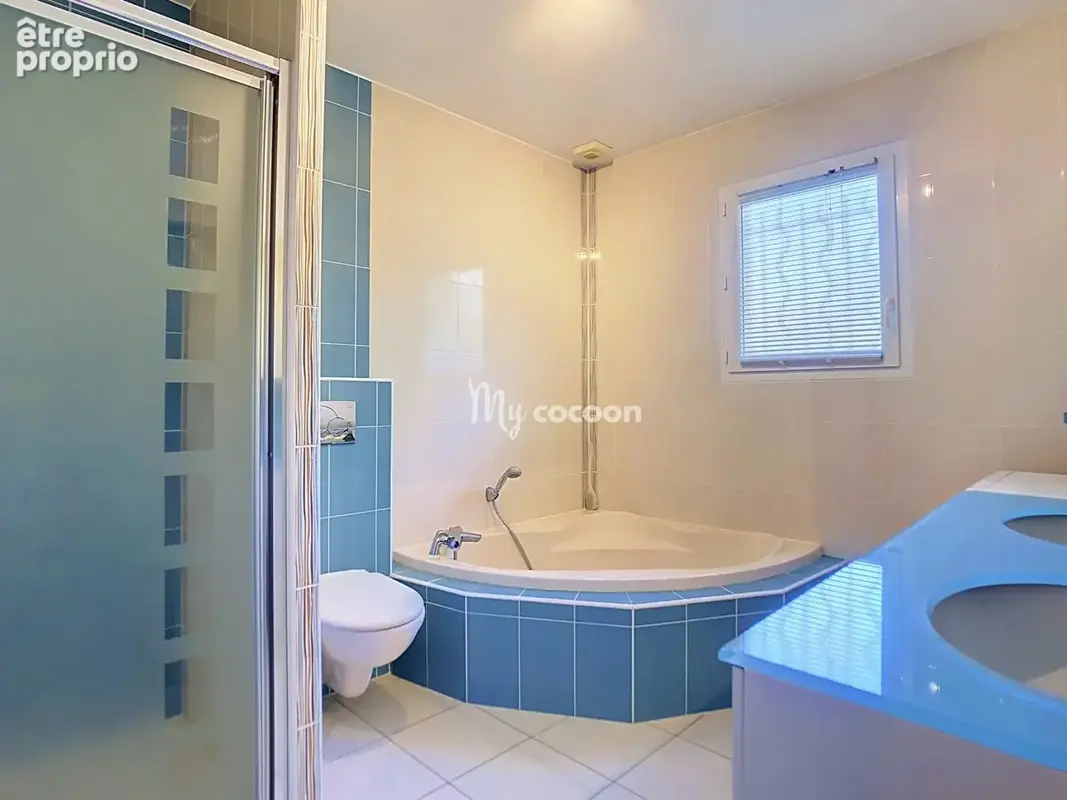 Maison - T5 - 120 m² - photo 12