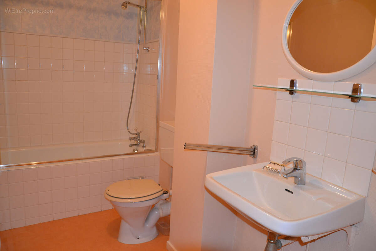 Spacieux studio de 35 m2 situé dans une belle résidence en centre-ville - photo 8