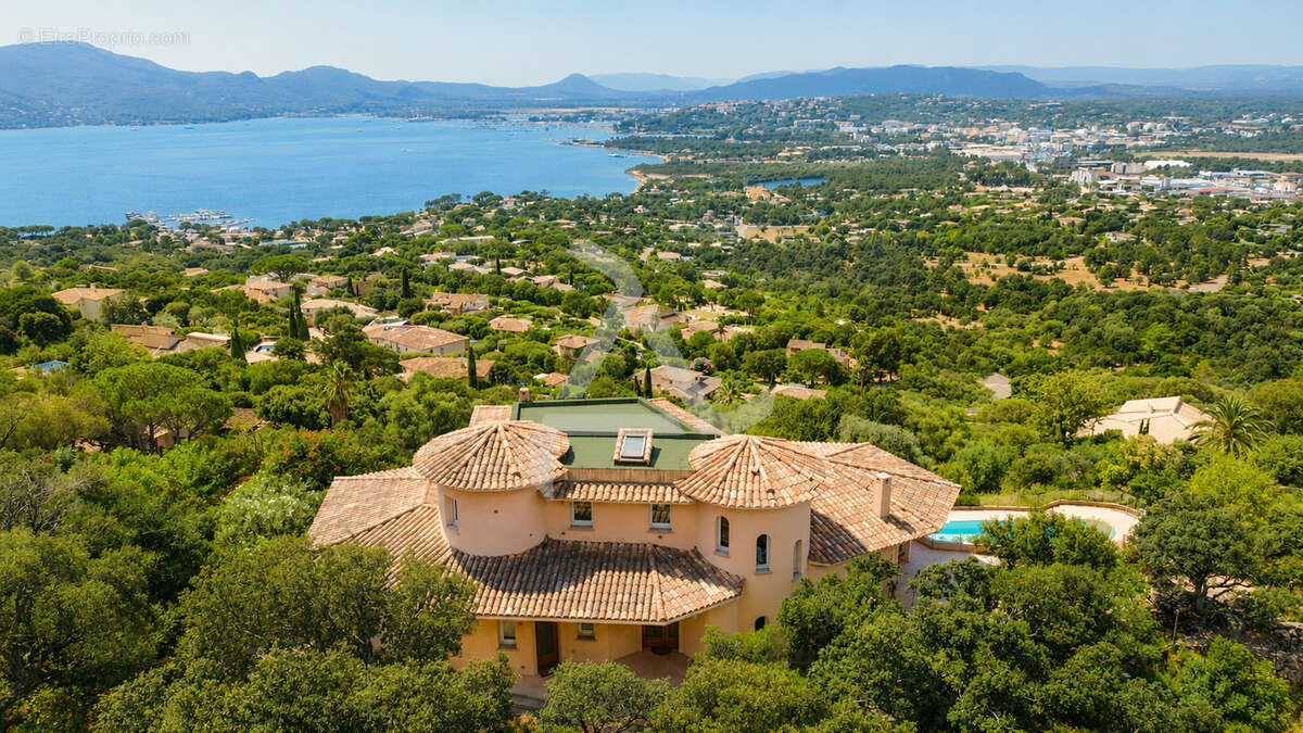 Dans le domaine très exclusif de « marina di fiori » à porto-vecchio villa d’exeption de 354m2 - photo 4