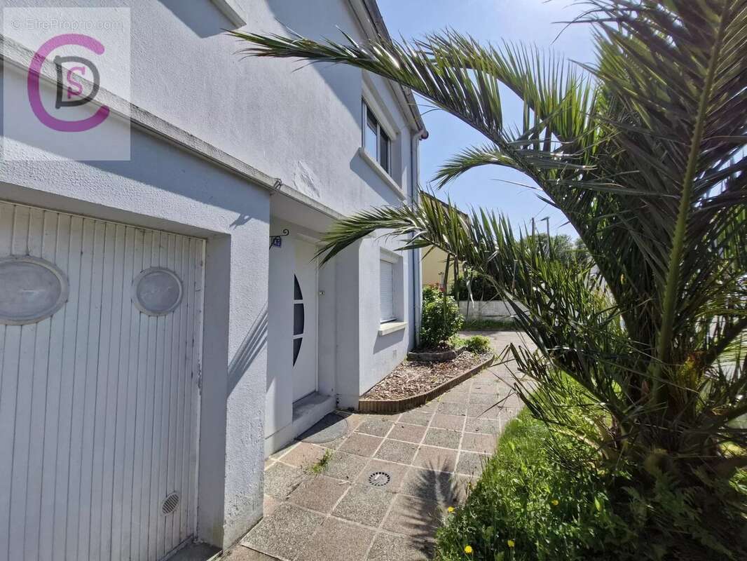 Maison à EQUEURDREVILLE-HAINNEVILLE