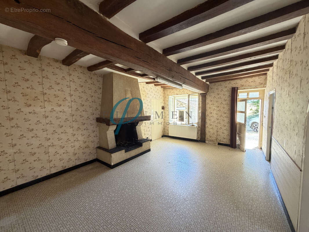 Maison à MONTREVAULT