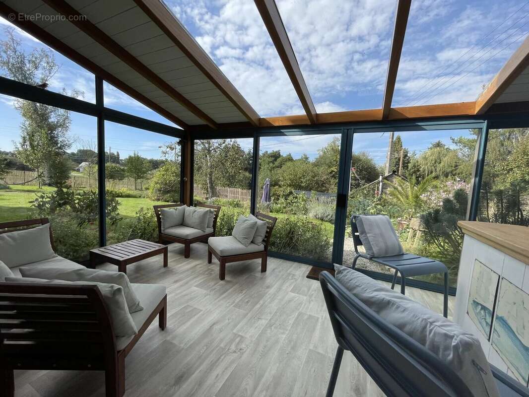 Maison à LANGROLAY-SUR-RANCE