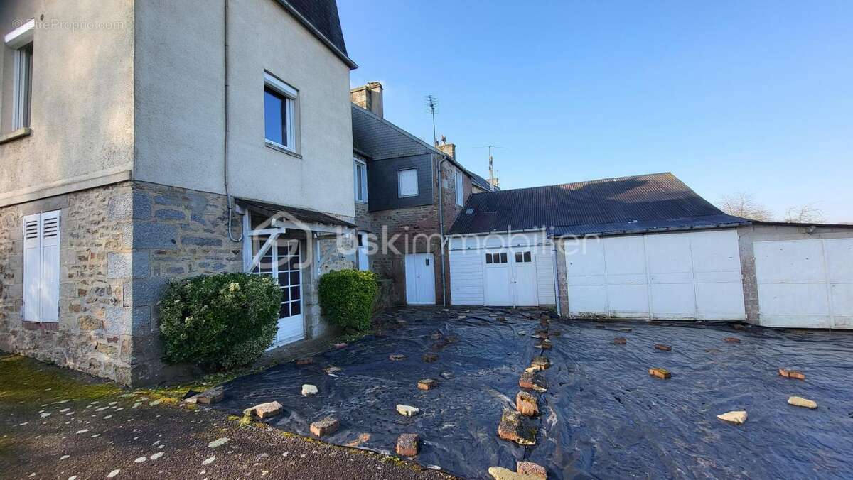 Maison à SAINT-SEVER-CALVADOS