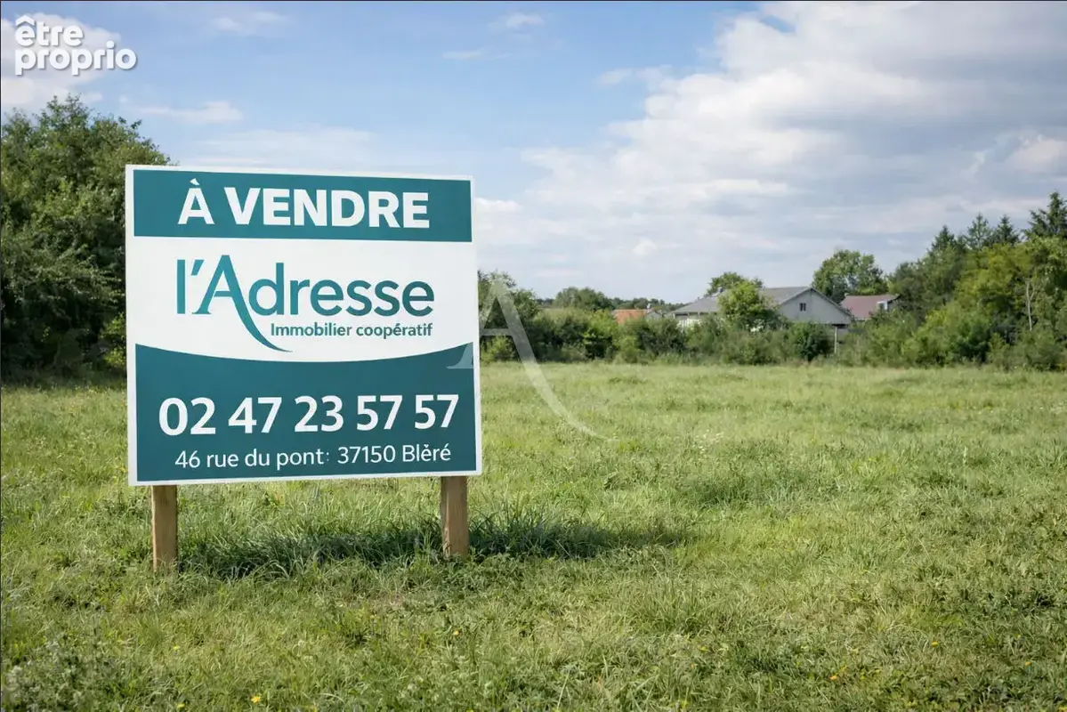 Terrain à LA CROIX-EN-TOURAINE
