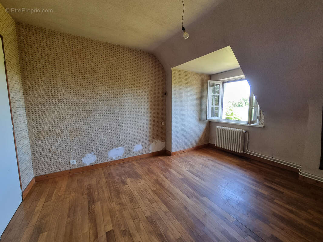 Maison à NOYAL-CHATILLON-SUR-SEICHE