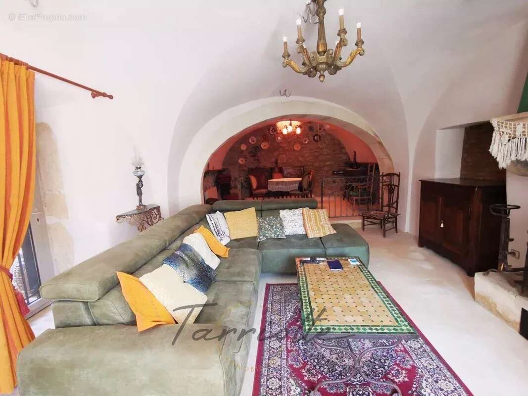 Maison à SAINT-MARTIN-SUR-LAVEZON