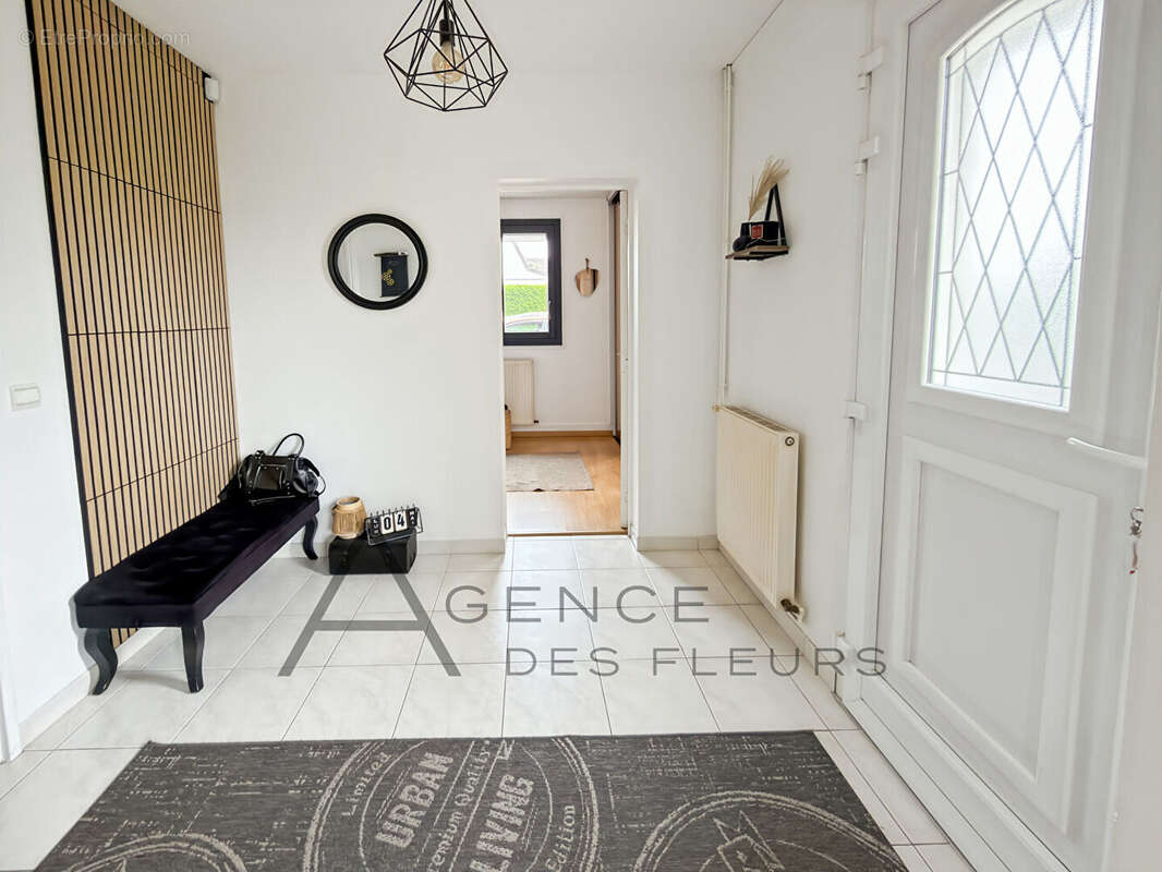Maison Elbeuf 2237m2 - photo 3