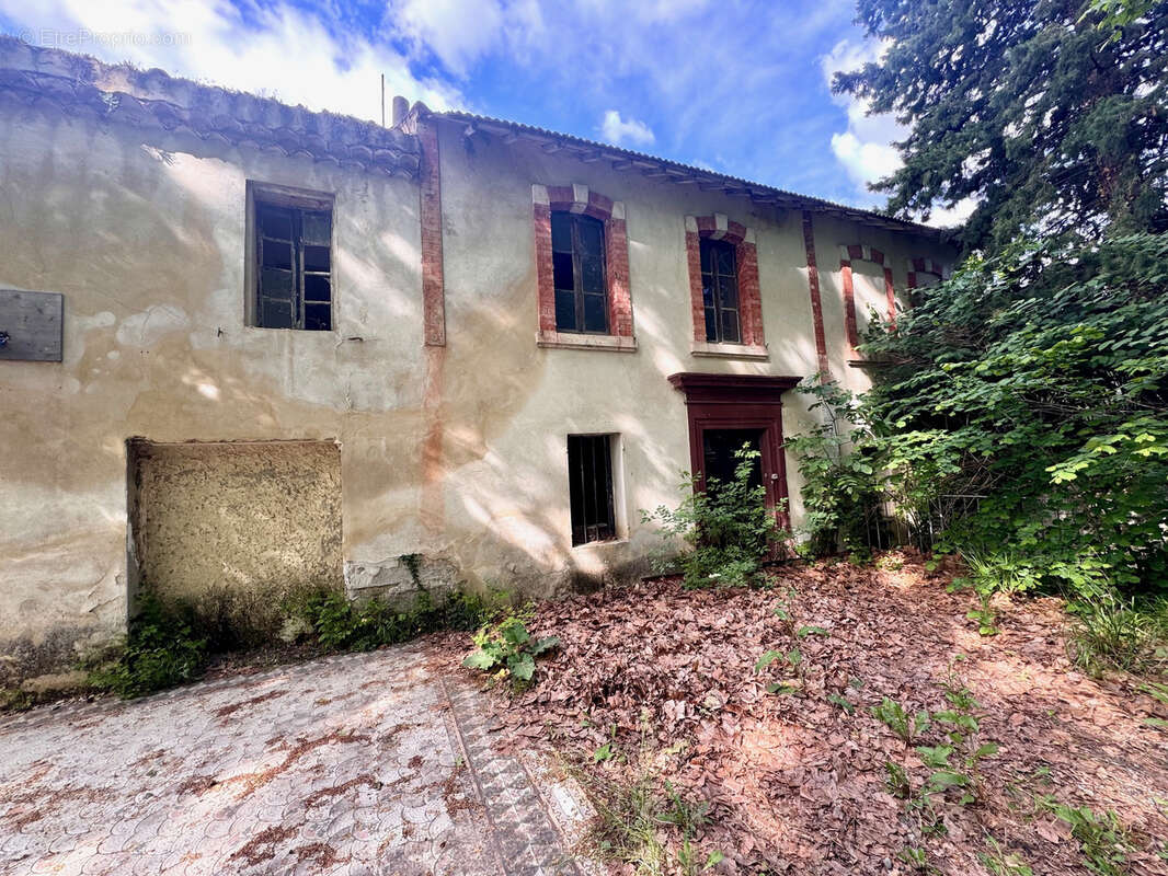 Maison à ENTRECHAUX