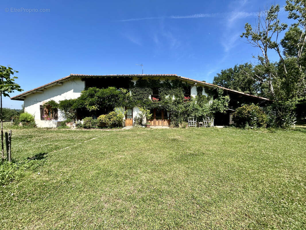 Maison à LAGRAULET-SAINT-NICOLAS