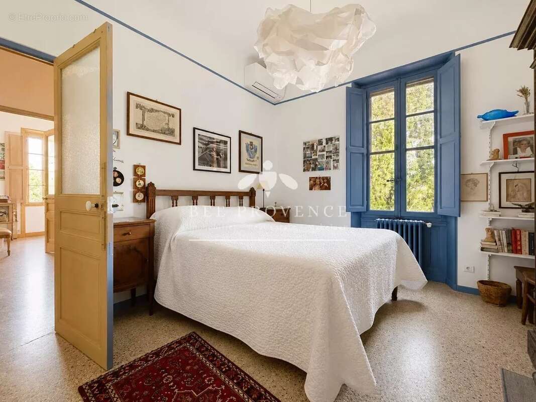 Propriété de caractère dans un cadre exceptionnel, offrant de nombreuses possibilités! - photo 11
