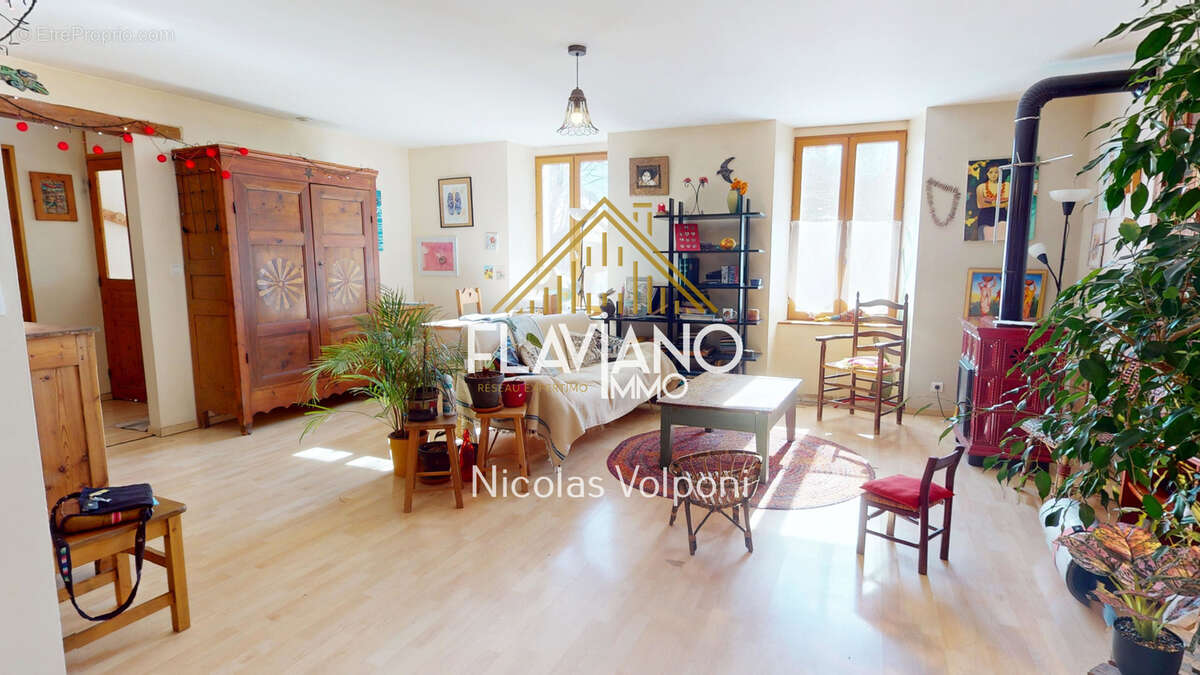 Appartement à SAINT-PAUL-SUR-UBAYE