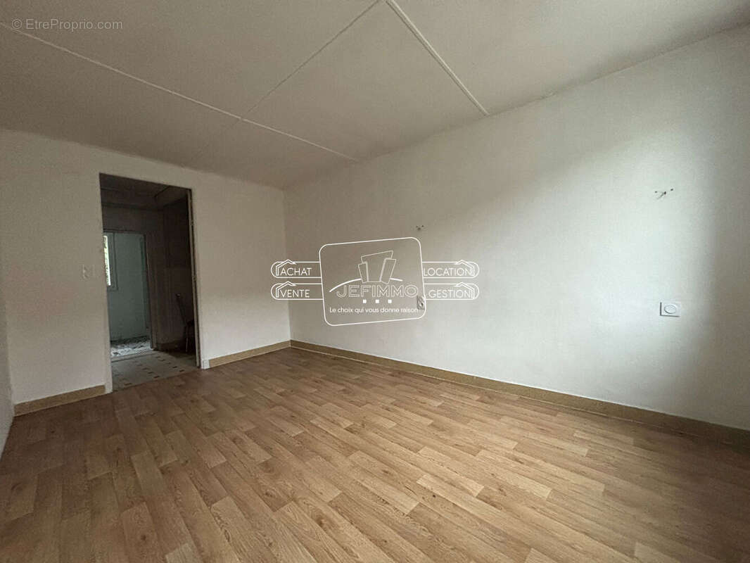 Maison à SAINT-JULIEN-DE-CONCELLES