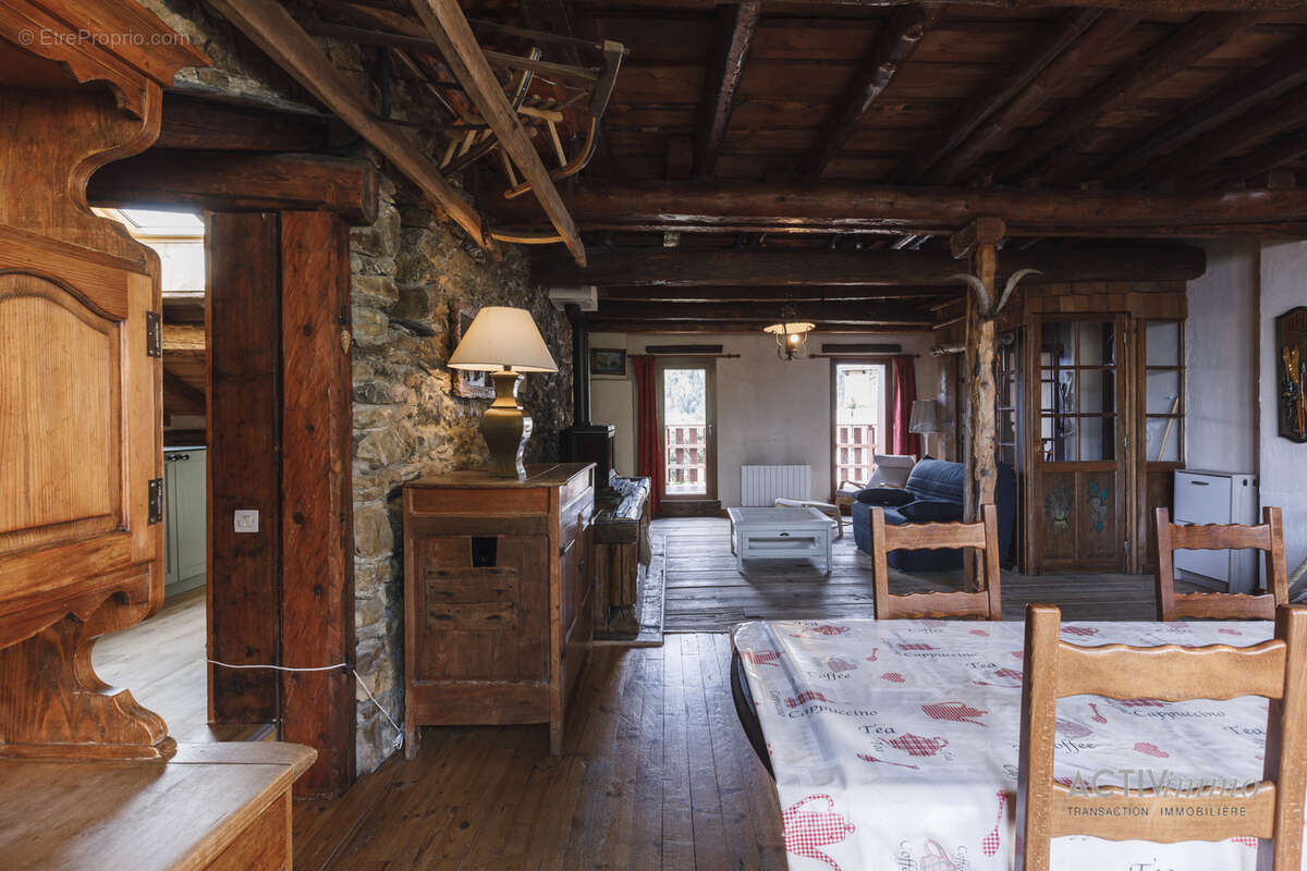 Maison à SAINT-MARTIN-DE-BELLEVILLE