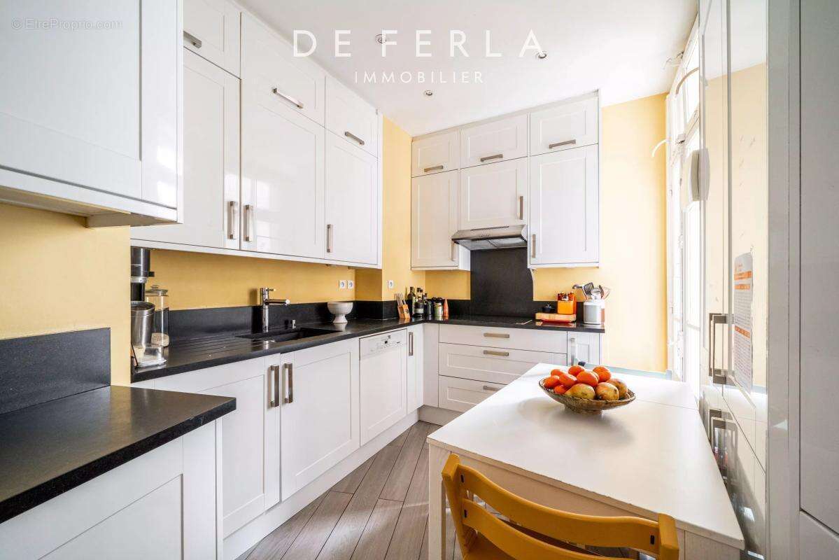 Appartement à PARIS-6E