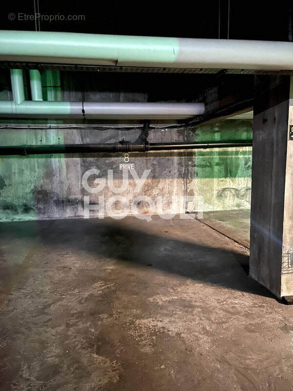 Parking à PARIS-20E