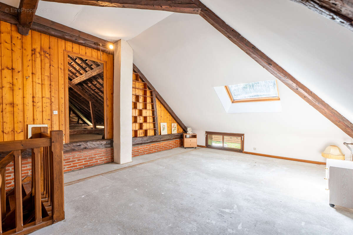 Le Noyer - Ferme rénovée de caractère - potentiel de 336m2 habitable - 2.630m2 de terrain plat - photo 24