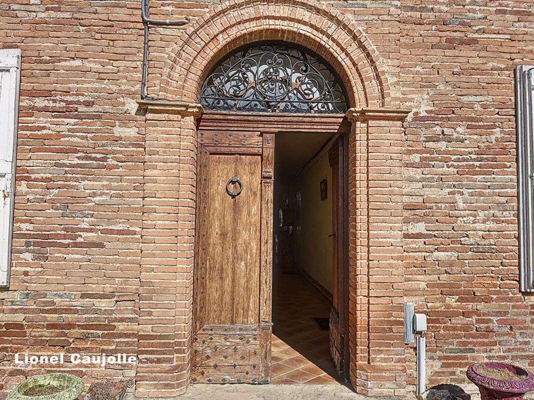 Maison de maître 295 m2 et dépendance à Rabastens - photo 6