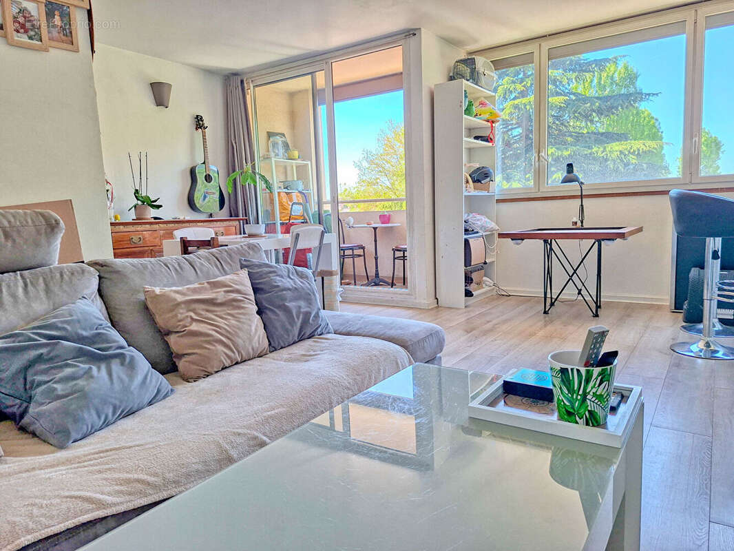 Appartement à FRESNES