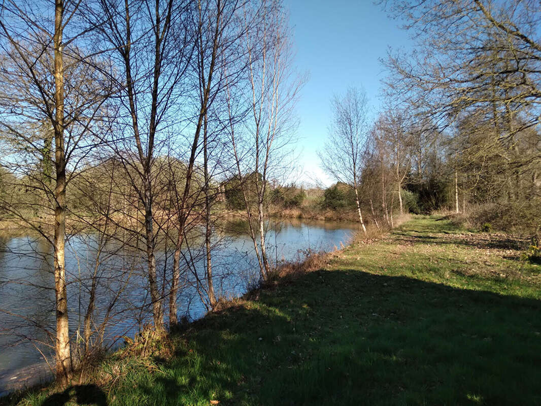 Terrain à MARCILLE-RAOUL