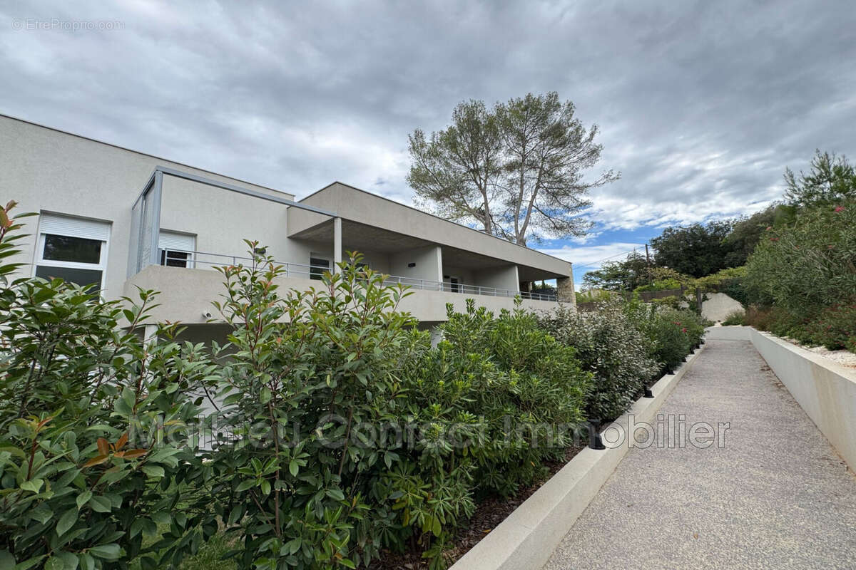 Appartement 46 m² à Nimes  - photo 2