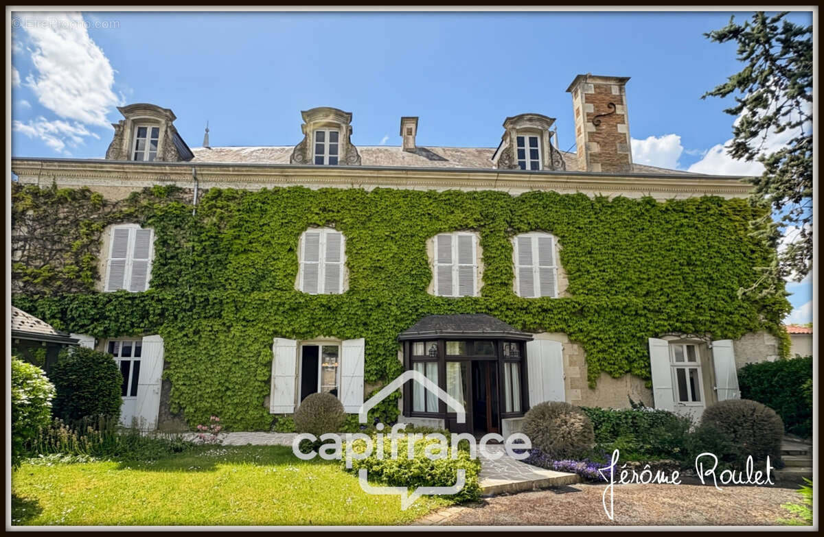 Dpt Vienne (86), à vendre Champigny-En-Rochereau maison P8 de 220 m² - Terrain de 1 017,00 m² - photo 4