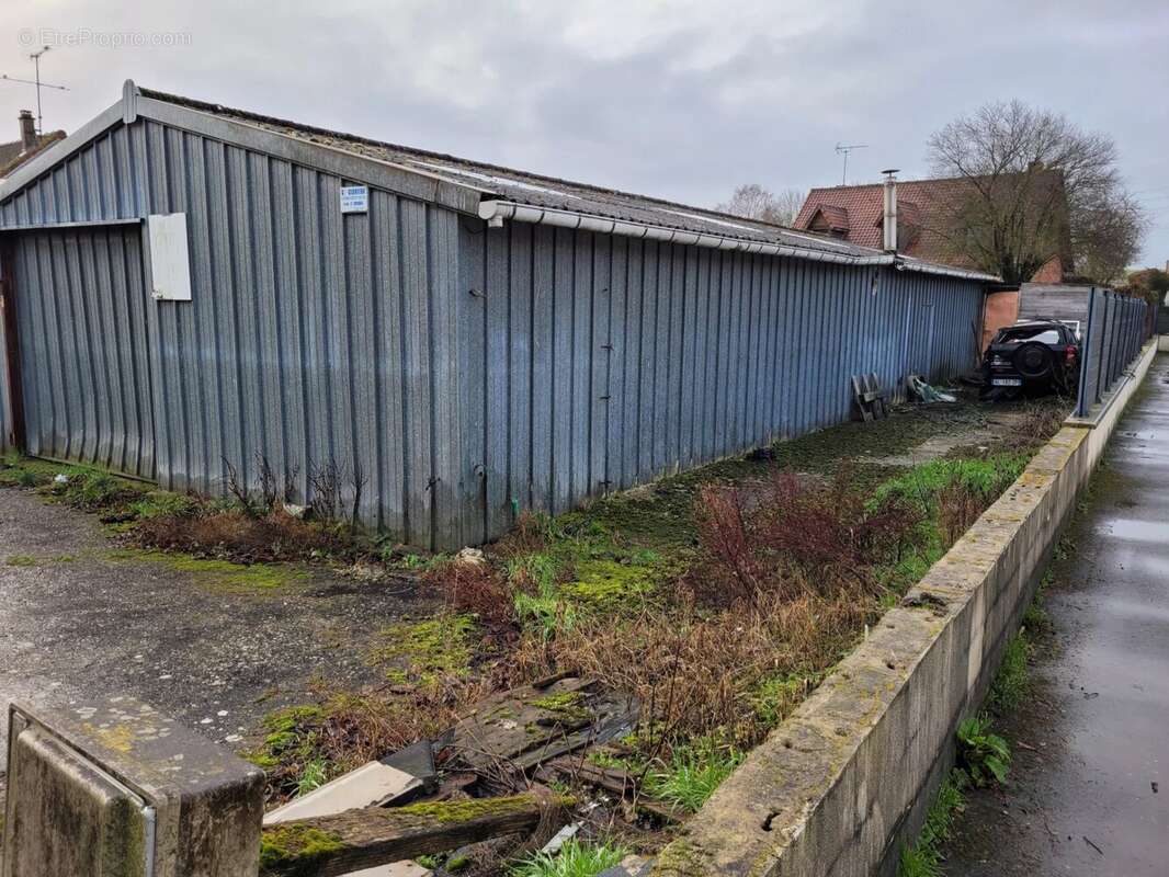 Parking à DREUIL-LES-AMIENS