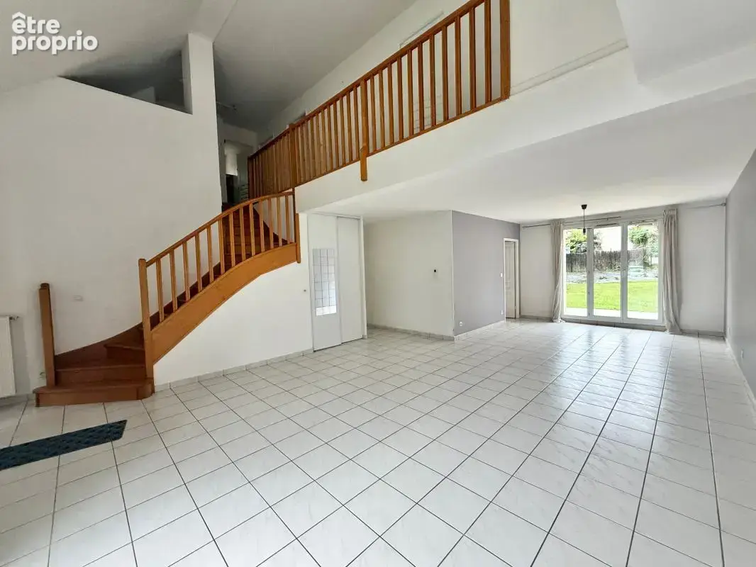 Maison familiale avec vie de plain-pied – Franqueville-Saint-Pierre - photo 4