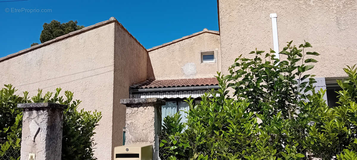 Maison à PERNES-LES-FONTAINES