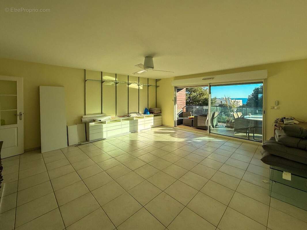 Corniche, résidence de standing, Appartement T4 avec terrasse vue mer, garage et Parking - photo 3