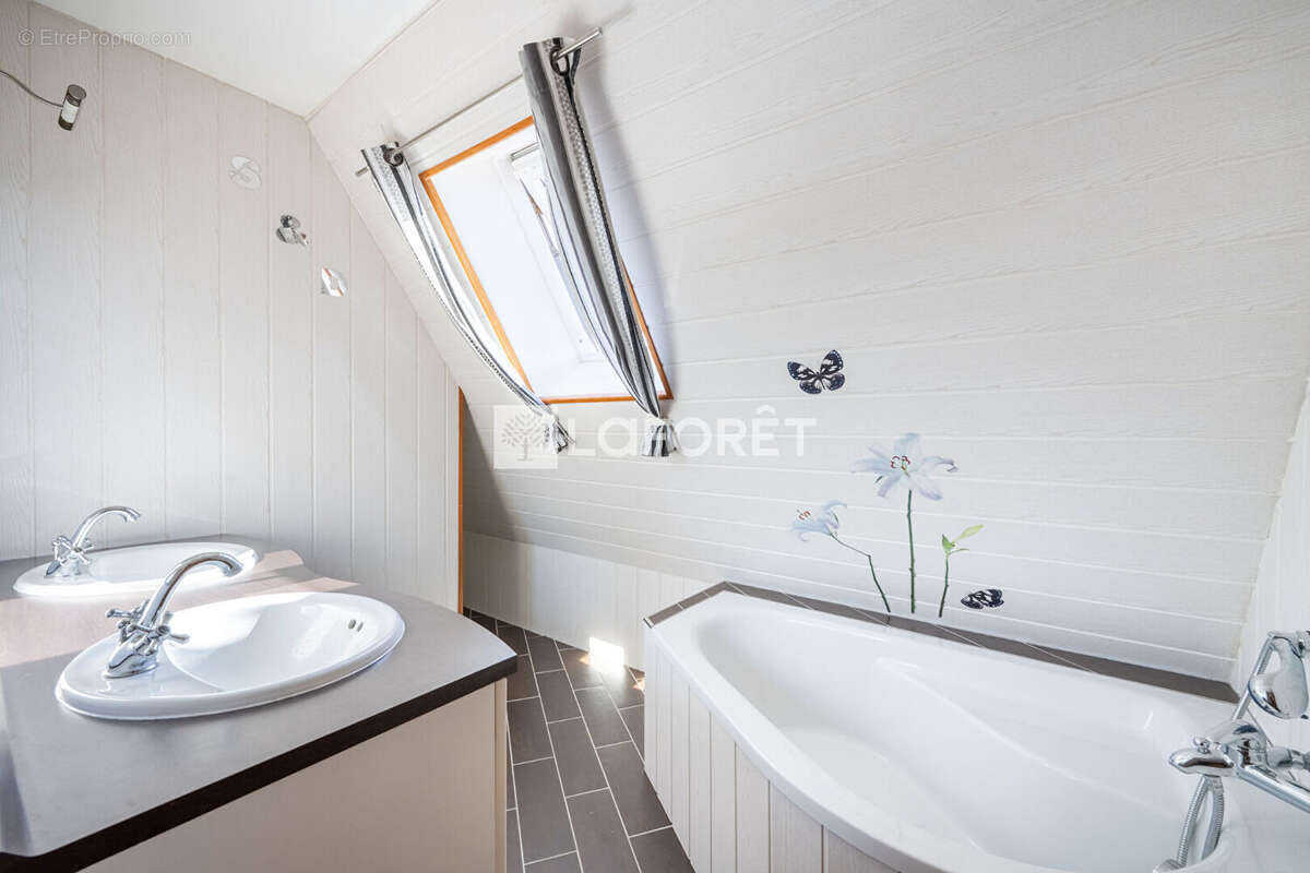 Maison à SAINT-CLAIR-SUR-EPTE