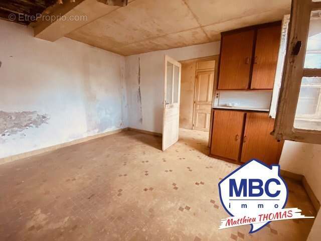 Maison à MONTREVAULT