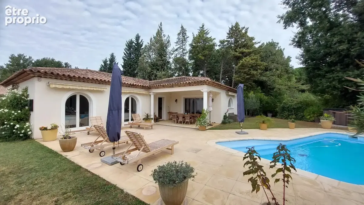 Maison à LE MUY