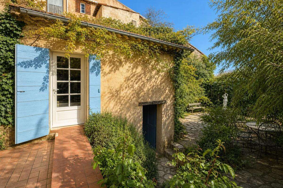 Maison à TAVERNES