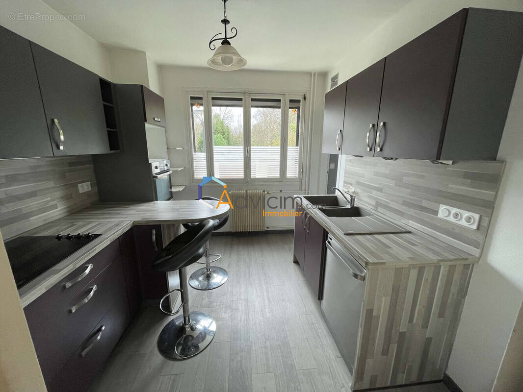 Appartement à LA CHAPELLE-SAINT-MESMIN