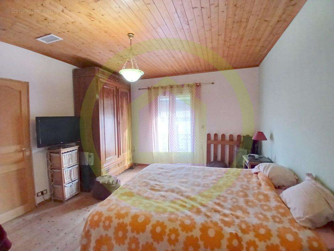 Maison à JONQUIERES-SAINT-VINCENT