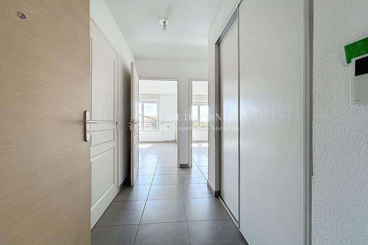 Appartement à LE MUY