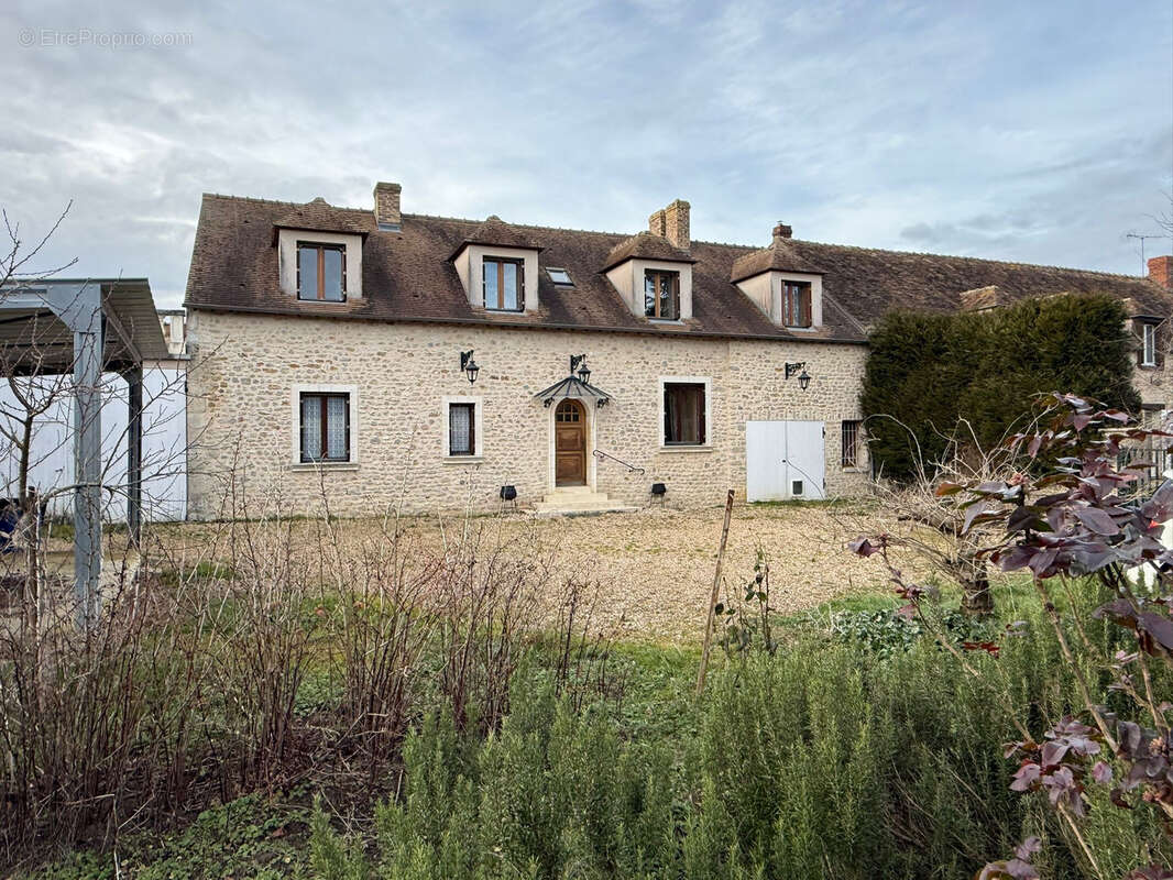 Maison à MEROBERT