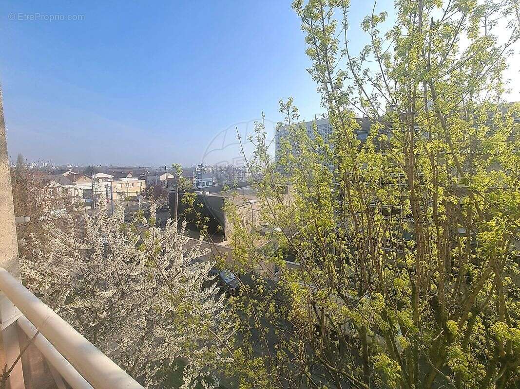 Appartement à LE BLANC-MESNIL