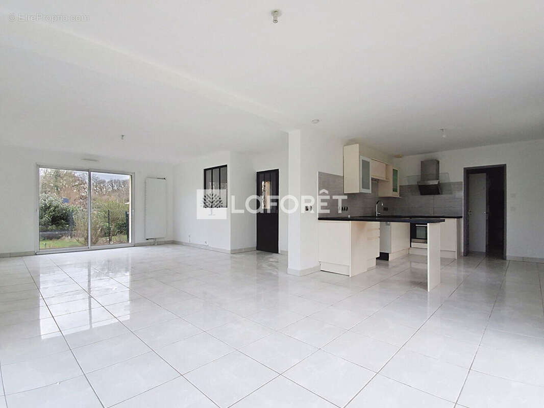 Maison à NOGENT-LE-PHAYE