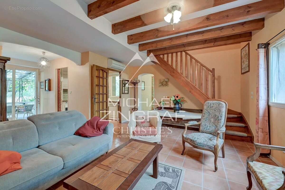 A 14 km d'Aix en Provence, maison familiale avec deux logements, oliveraie - photo 11