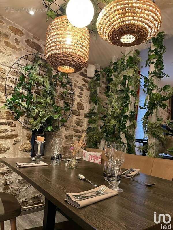 Photo 7 - Commerce à UZERCHE