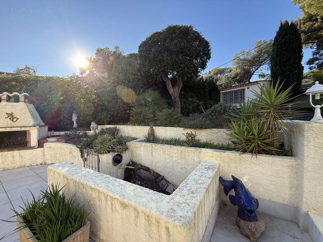 Appartement à ROQUEBRUNE-SUR-ARGENS