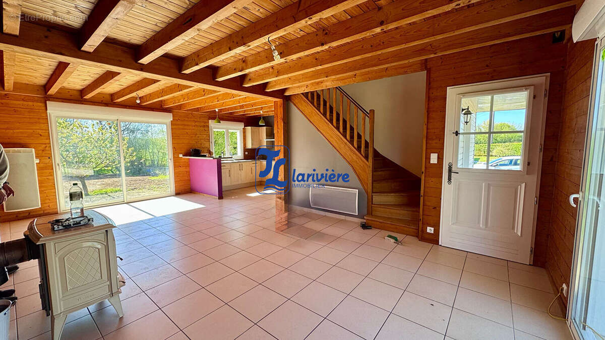 Maison à SURQUES