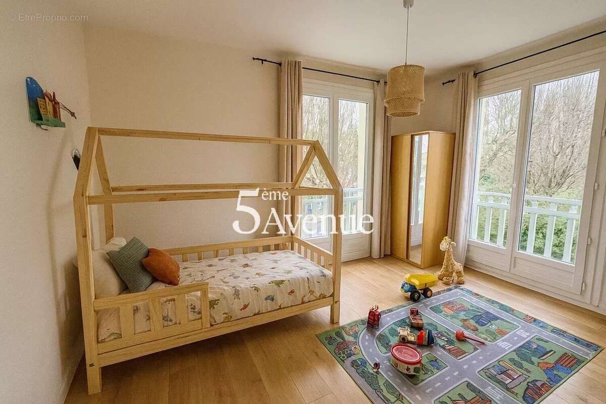 Maison à SAINT-MAUR-DES-FOSSES