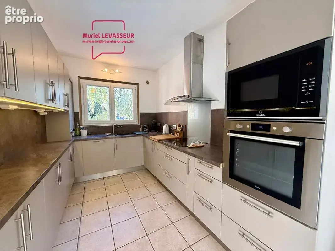 Villa T6 de 160 m2 sur 850 m² terrain avec piscine et garage - Plain pied - photo 3