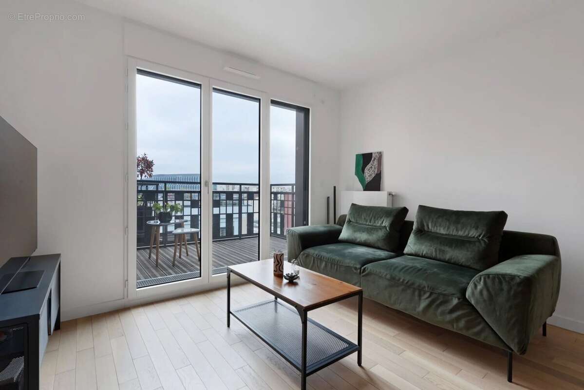 Appartement à COURBEVOIE
