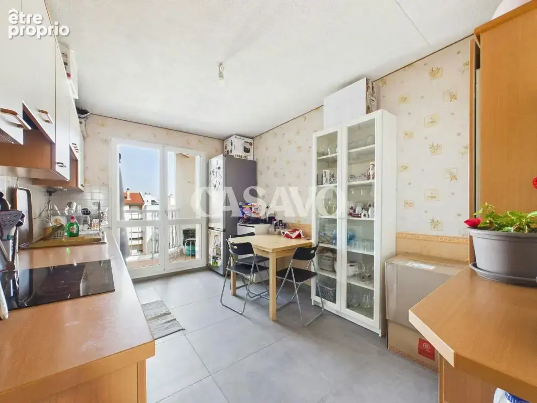 Appartement à LYON-8E