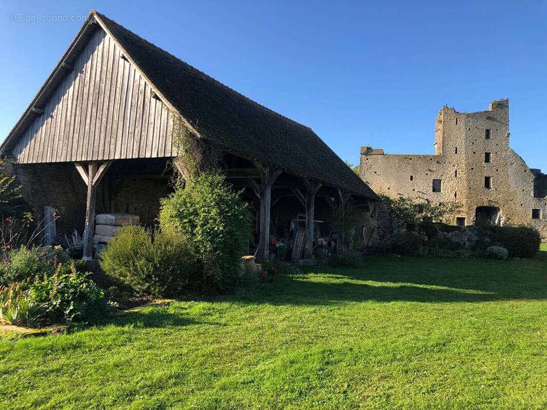 Maison à AUTHEVERNES